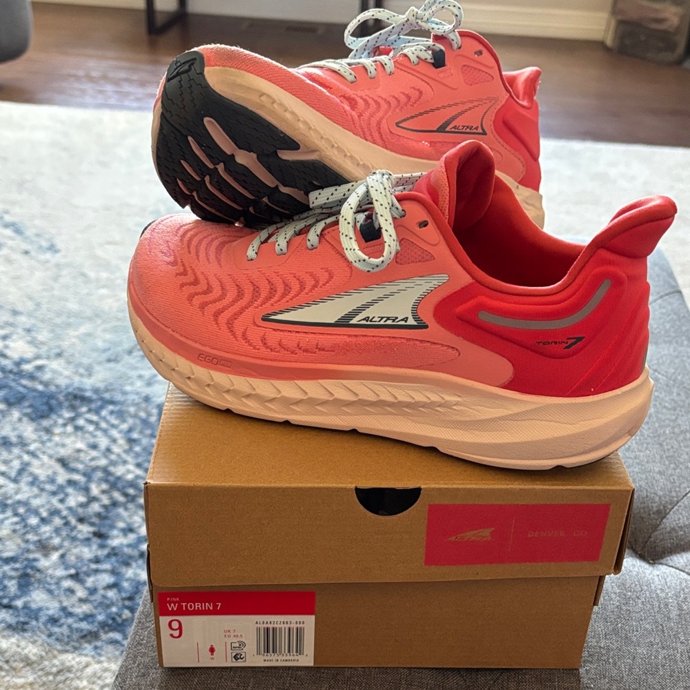 Altra Torin 7 Women's Shoes - Coral and Crimson